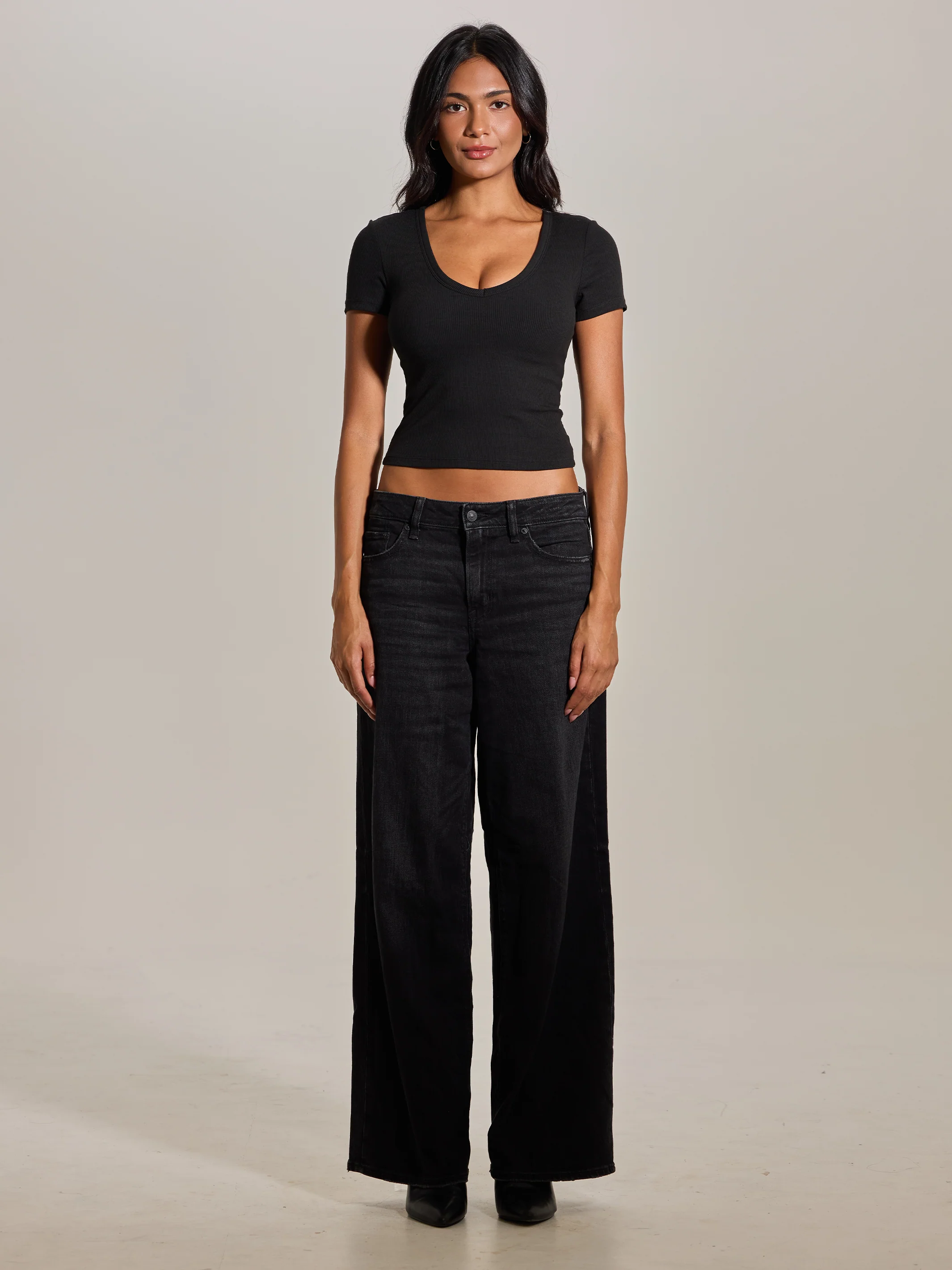 Bamboo V-Neck T-Shirt Brami - Image 10