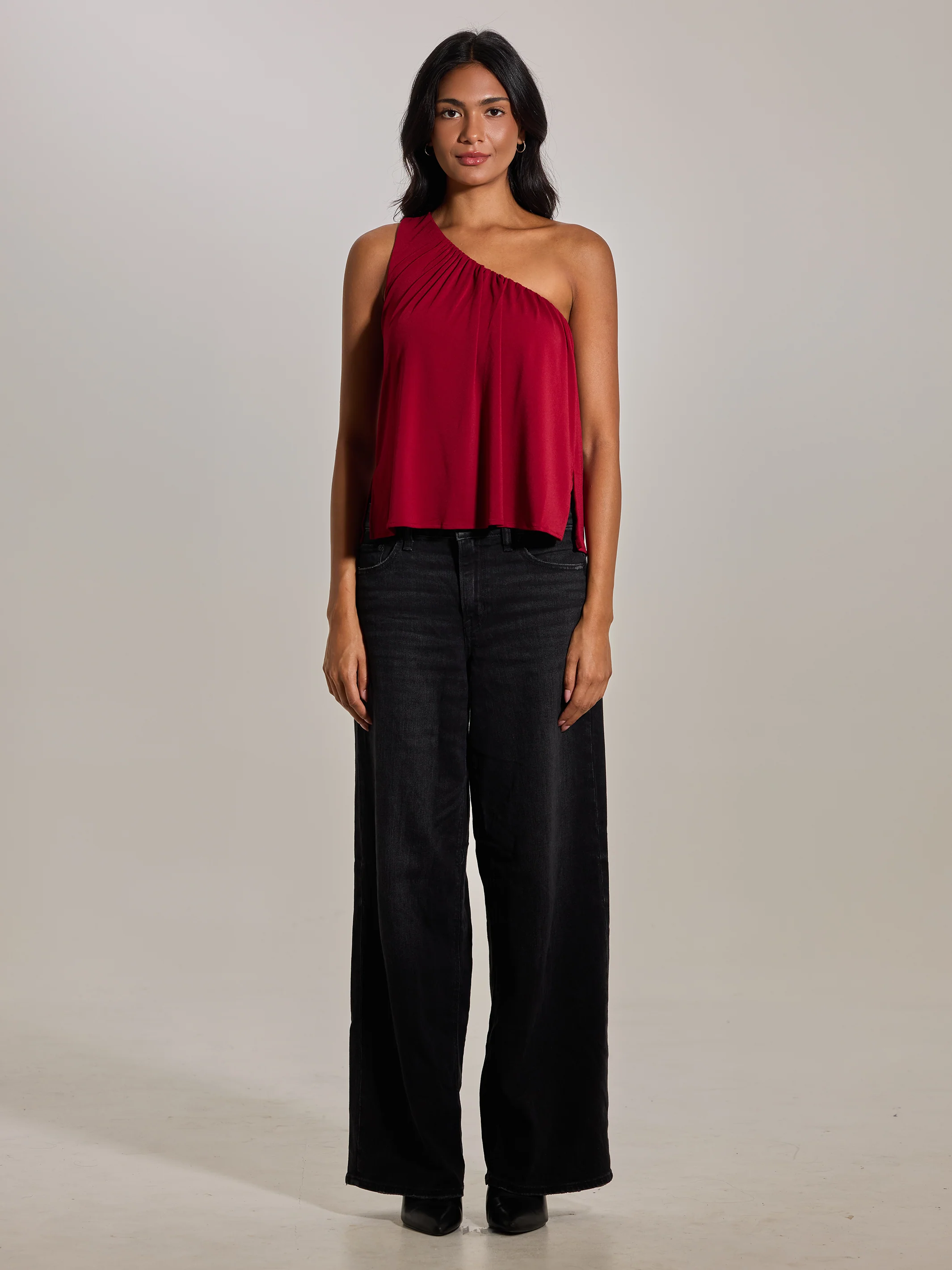 Flowy One Shoulder - Image 15