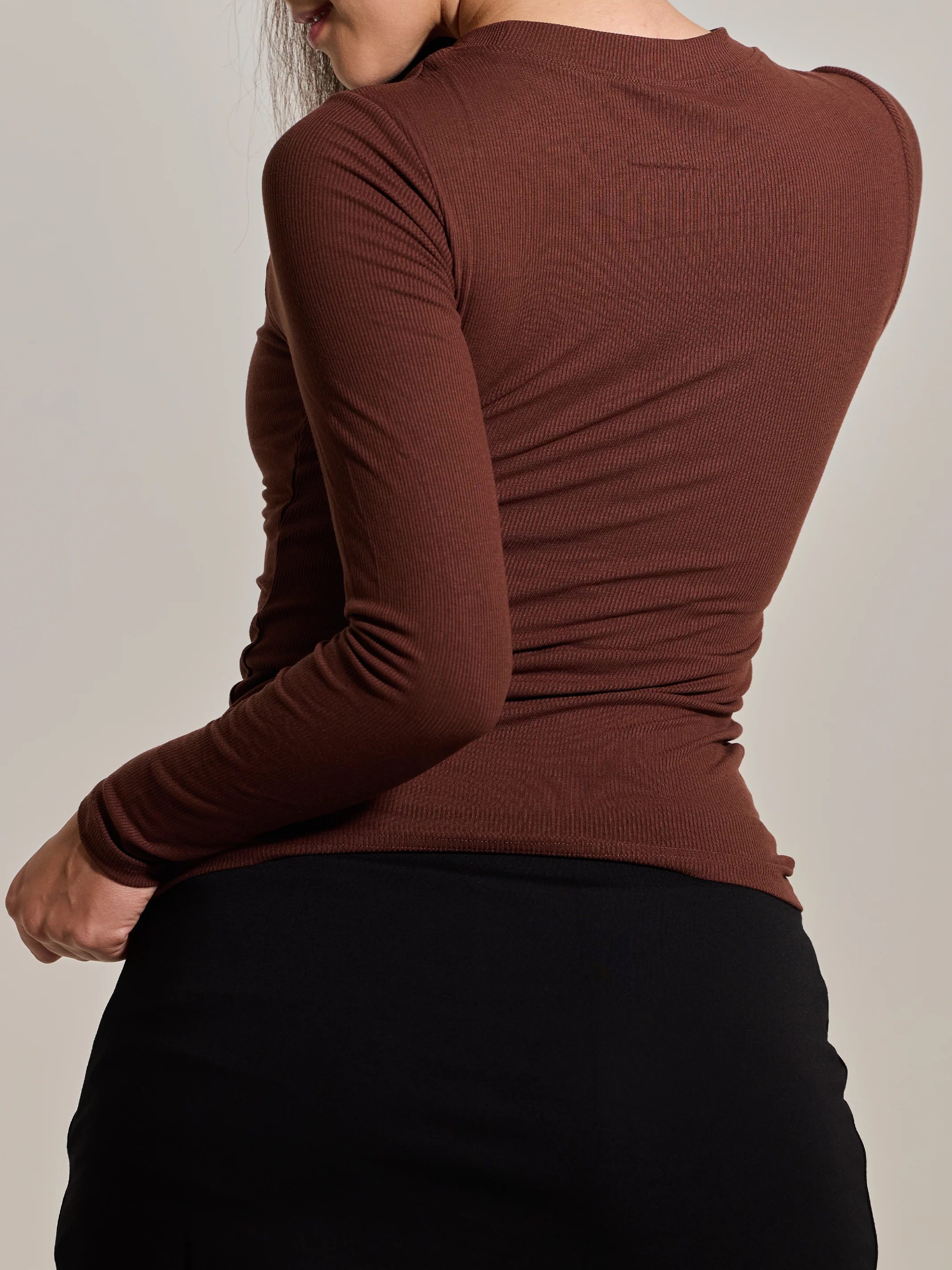 Ribbed Crew Neck Long Sleeve - Image 13