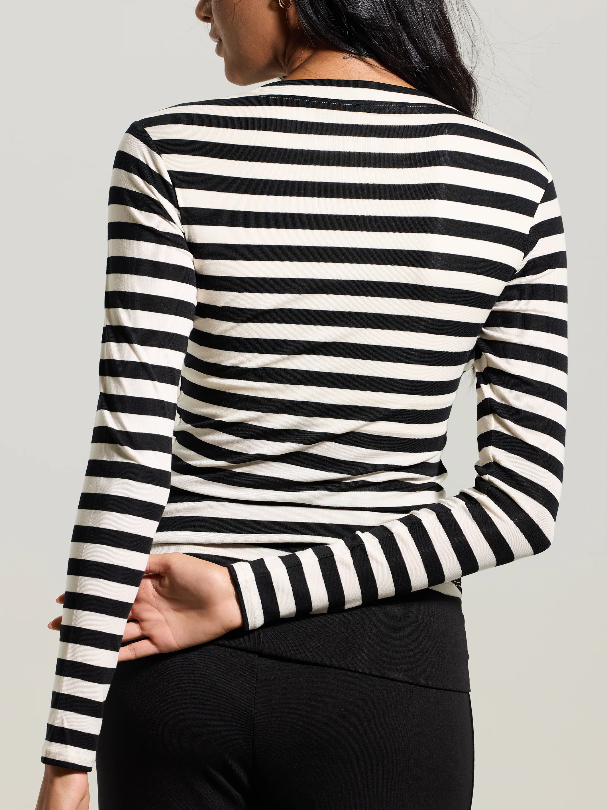 Crew Neck Braless Long Sleeve - Image 25